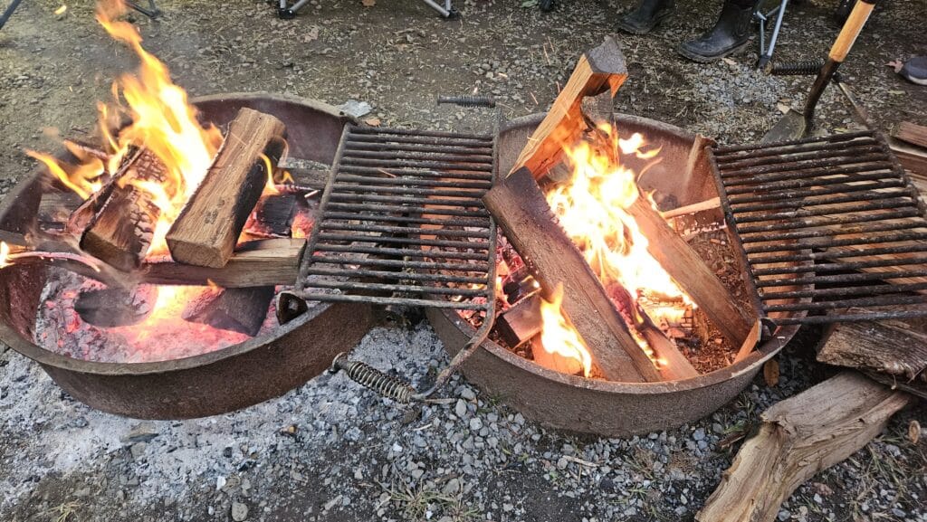 Is there a right way to build a campfire? Pyramid vs Brick Stack